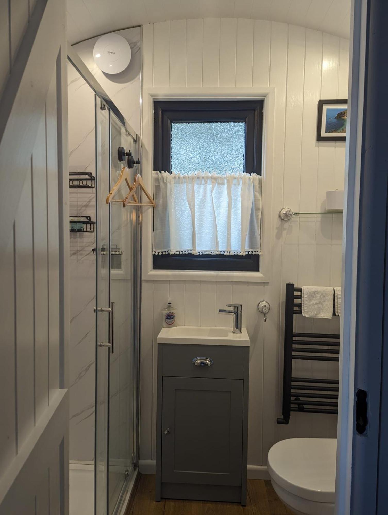 Rusty Duck Retreat Shepherds Hut Shedfield Exterior photo