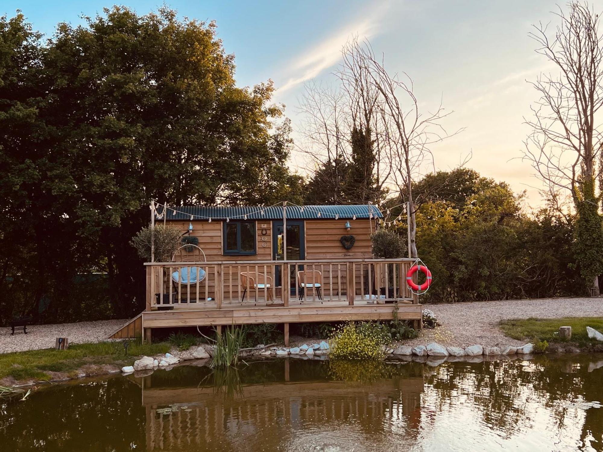 Rusty Duck Retreat Shepherds Hut Shedfield Exterior photo